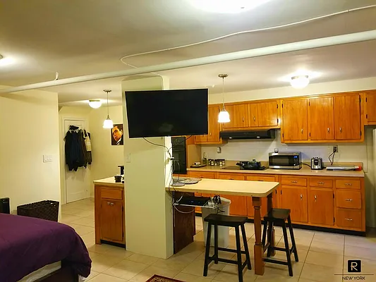 Rented by R New York | media 45