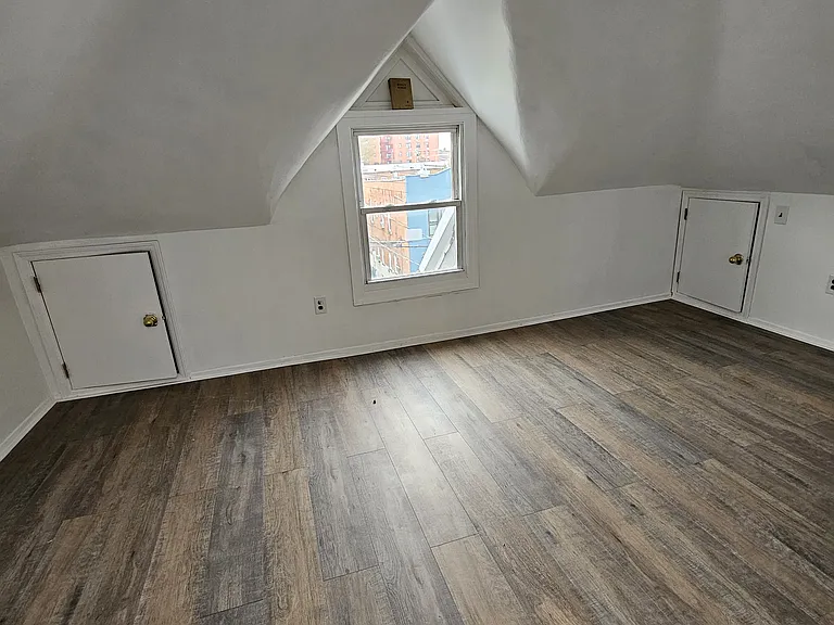 2727 E 26th St #2L — Photo 12