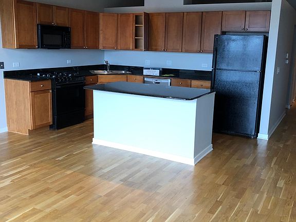 2nd image of 1000 N Kingsbury St APT 509