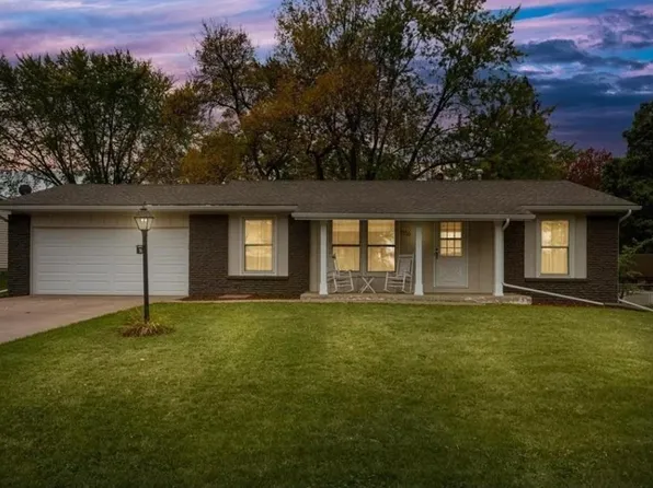 1116 Woodhill Dr, Woodbury, MN 55125