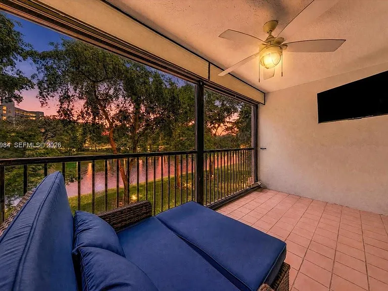 2240 N Cypress Bend Dr #204 — Photo 28