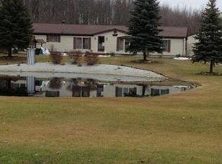 6040 Short Cut Rd, Cottrellville, MI 48039