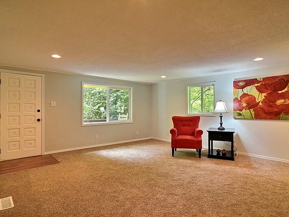 3rd image of 14208 Lakeview Way N