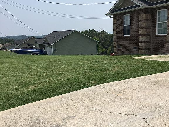 5th image of 651 Privet Dr