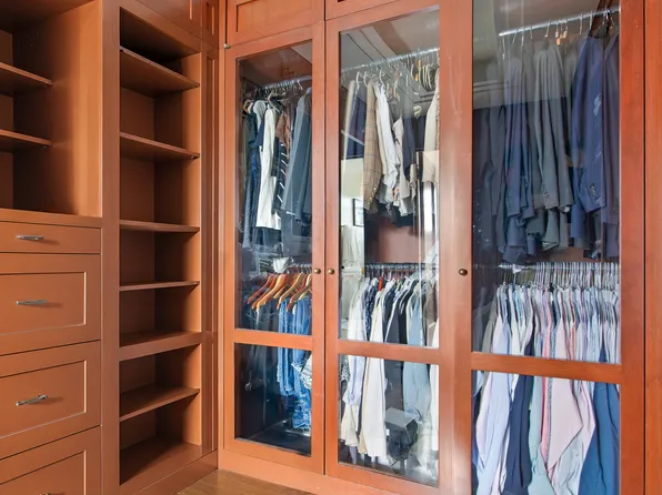 333 East 68th Street image 9 of 20