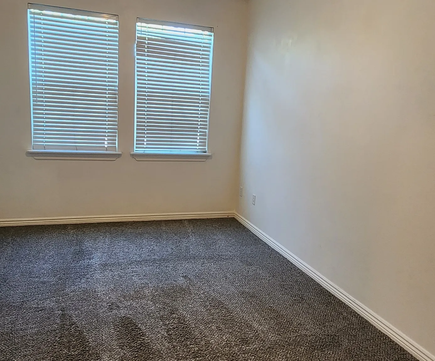 504 N Seven Peaks Blvd #207 (SLY) - 207 — Photo 2