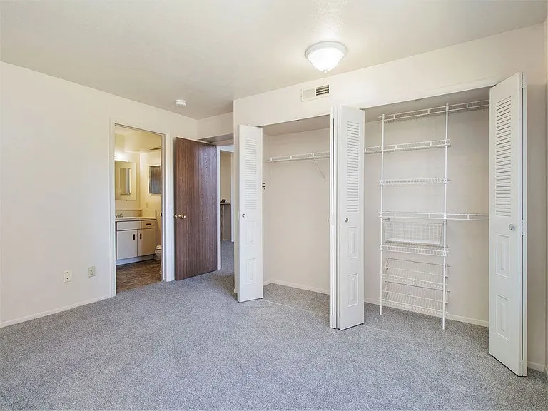 Gull Prairie/Gull Run Apartments and Townhomes — Photo 129