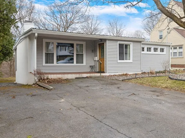 132 Hancock Dr, Syracuse, NY 13207
