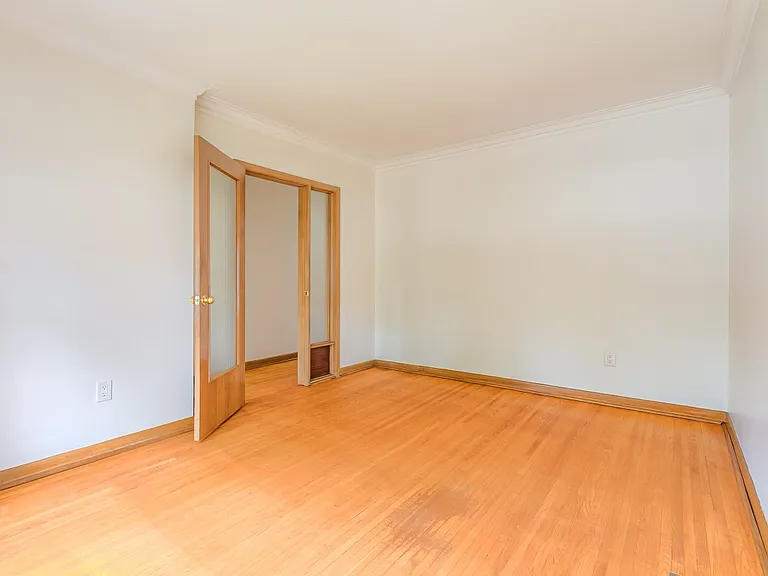 85 Greenlaw Ave — Photo 6