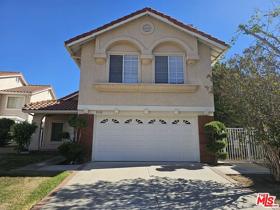 4 bed, 3.0 bath, 2814 sqft, $4,900 — Photo 2