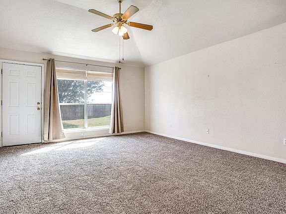 5th image of 1514 Paint Brush Dr