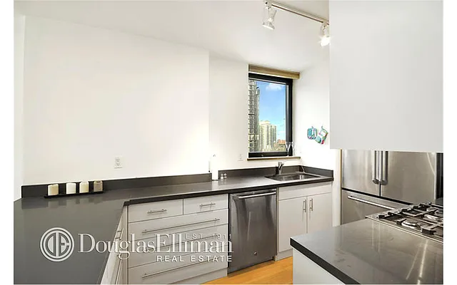 Rented by Douglas Elliman | media 15