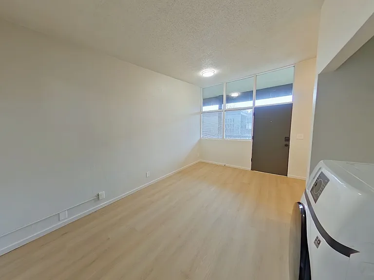 University Manor - Newly Renovated Units just a short walk from Campus! — Photo 104