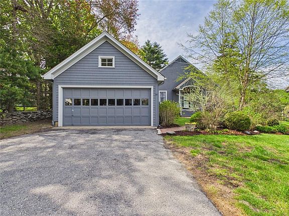 4th image of 30 Forest Rd W