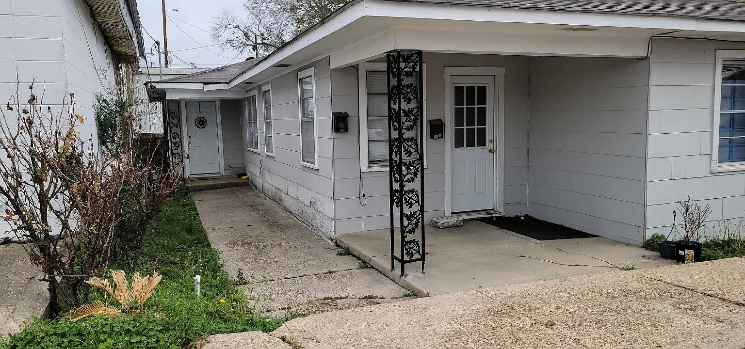2 bed, 1.0 bath, $950 — Photo 1