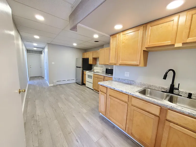 2742 W Montrose Ave #2 — Photo 6