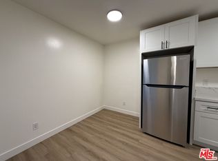 1743 9th St APT 2, Santa Monica, CA 90404