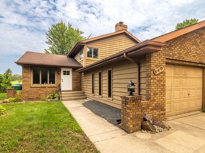 340 Golfview Dr, Schererville, IN, 46375