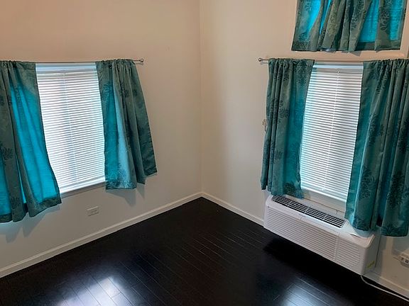 5th image of 4919 Estes Ave