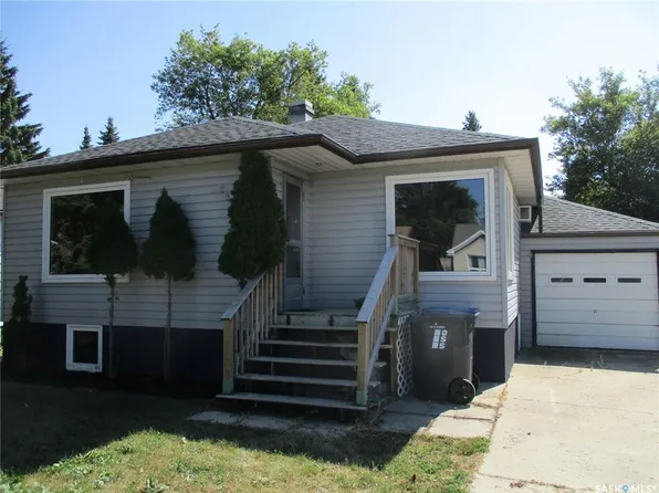 227 7th AVENUE E, Melville, SK S0A 2P0