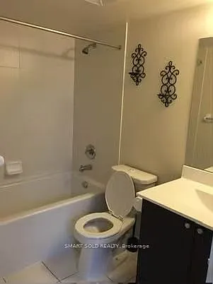 181 Village Green Sq #1121 — Photo 3