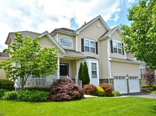 17 Stable Ln, Flemington, NJ 08822