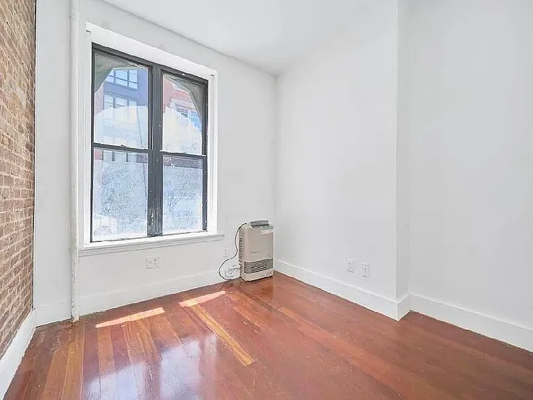 435 E 12th St #1 — Photo 7