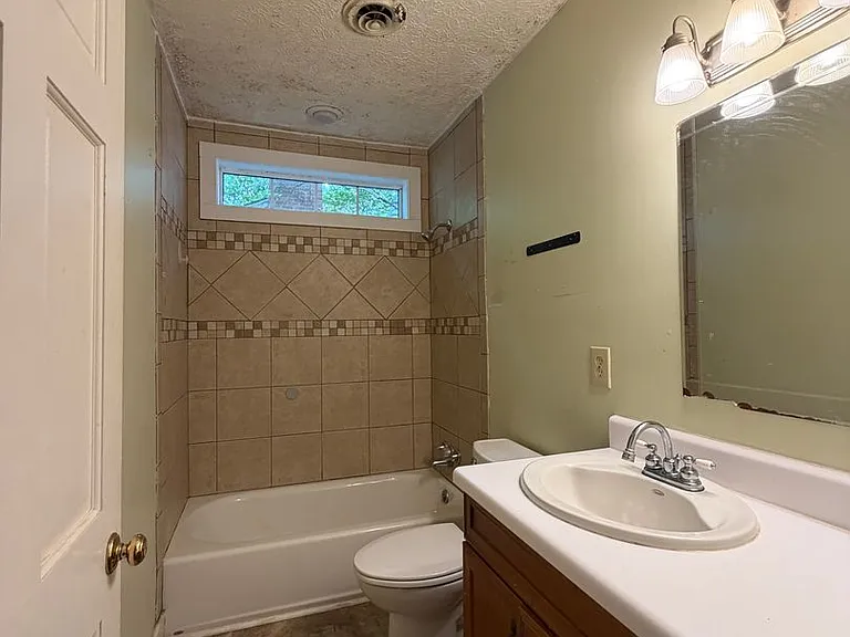 207 Goodman Pl — Photo 24