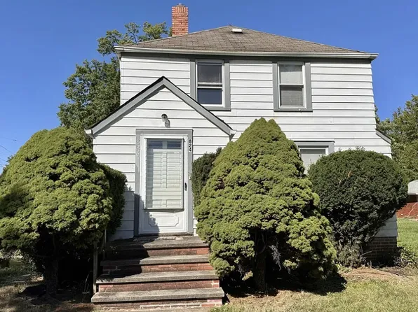 824 E 236th St, Euclid, OH 44123