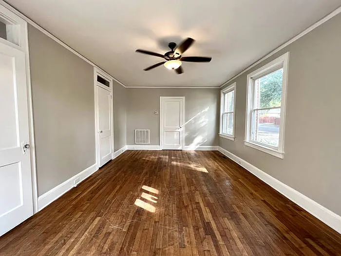 319 Howard St — Photo 46