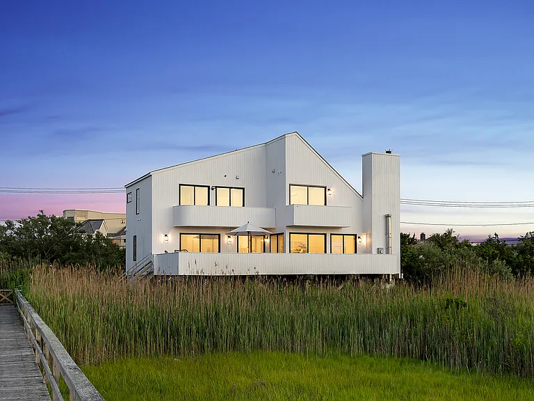 88 Dune Rd — Photo 11