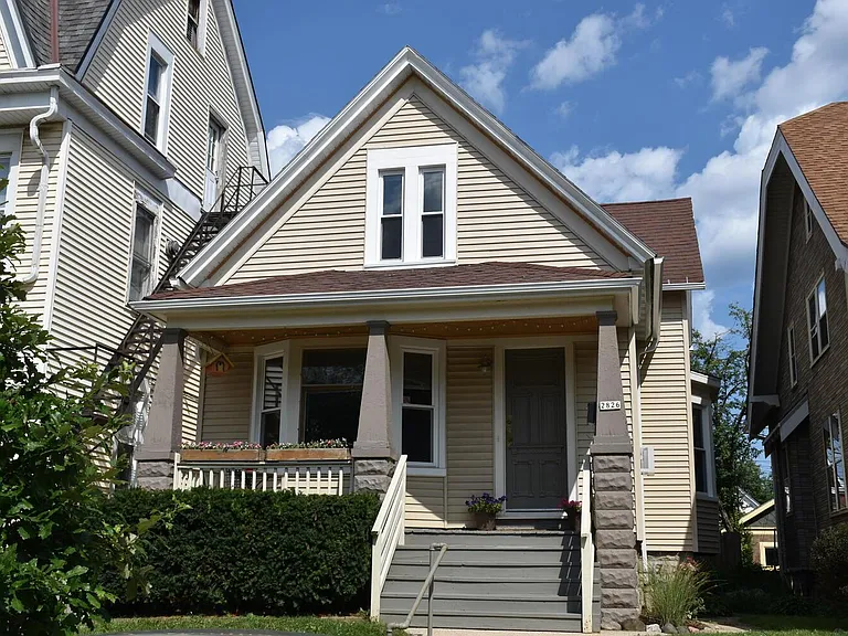 2826 N Fratney St #A — Photo 2