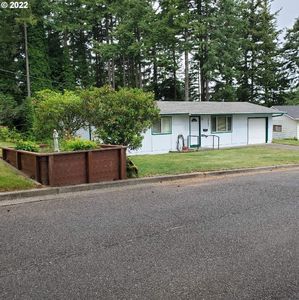 3893 Vista Dr, North Bend, OR, 97459