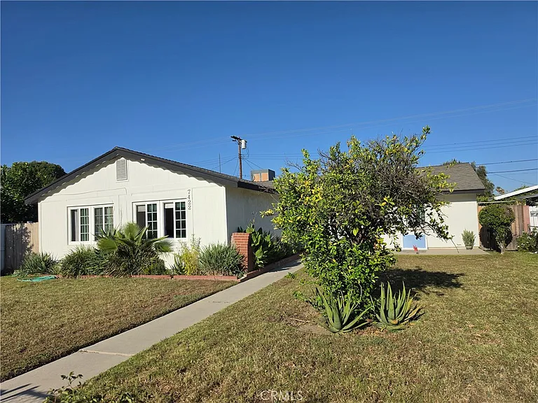 7422 Shoup Ave — Photo 5