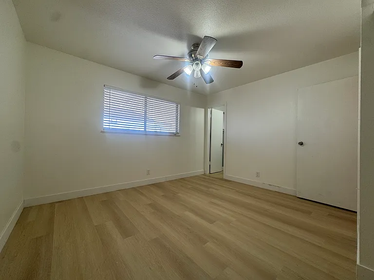 6148 Arlington Ave — Photo 6