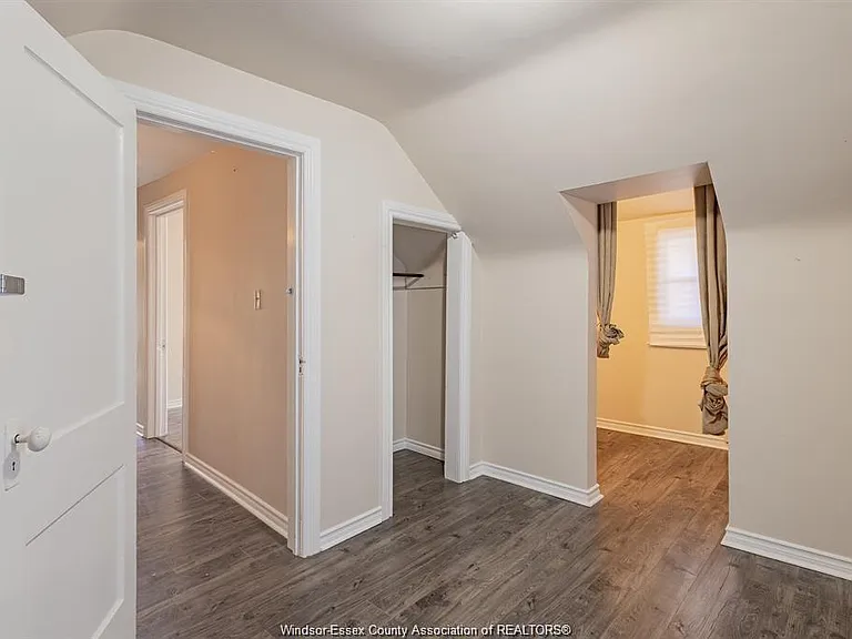 1630 Marentette Ave — Photo 15