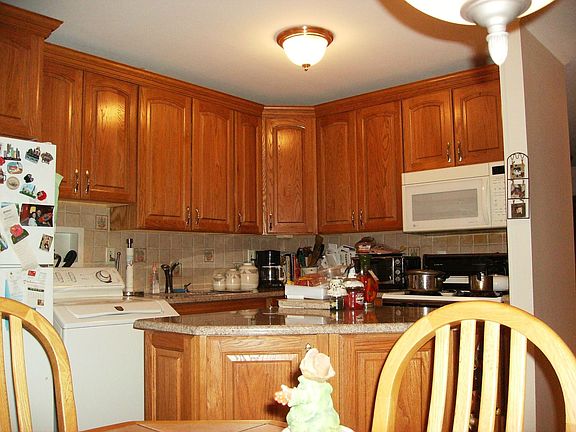 12x11 Updated eat in kitchen