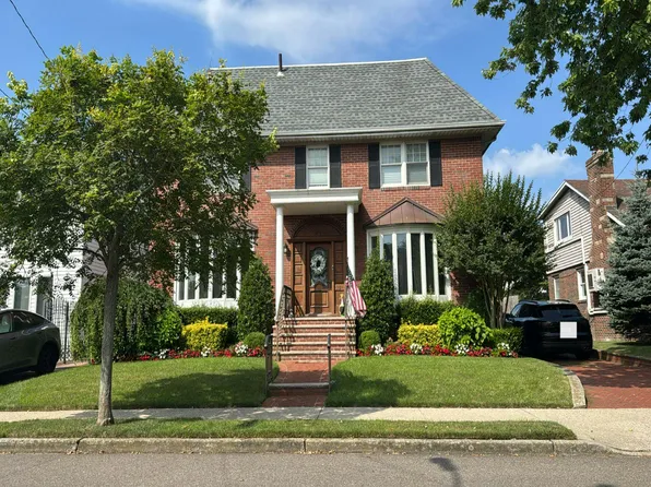 211 Beach 144th St, Far Rockaway, NY 11694