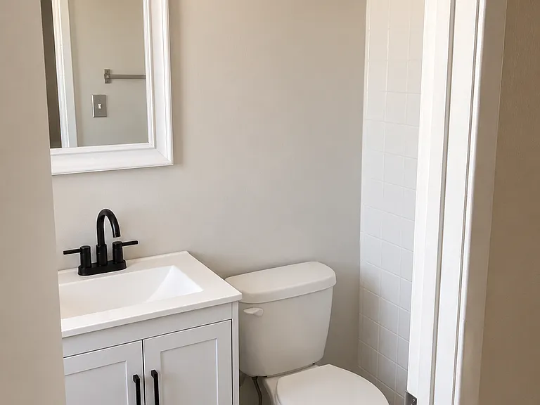 10612 Snow Heights Blvd NE — Photo 2