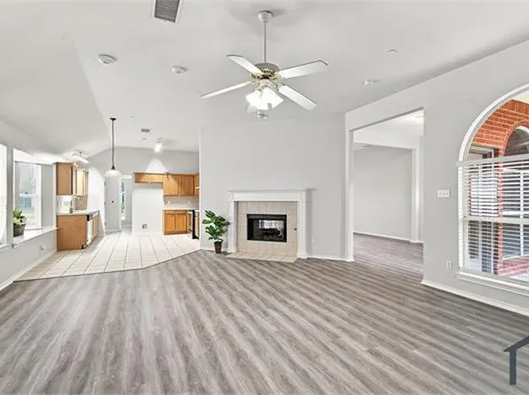 1033 Suffolk Ln, Cedar Hill, TX 75104