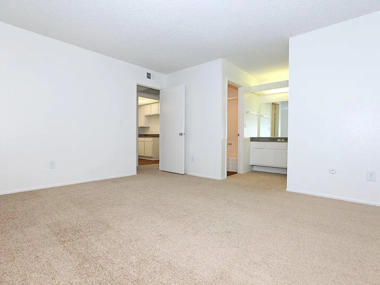 2944 Frontera St — Photo 38