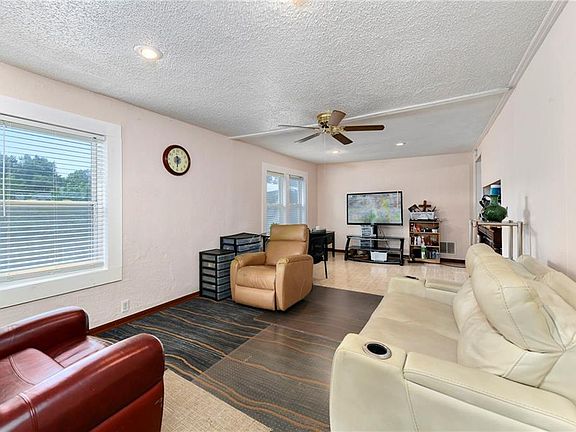 4th image of 314 N 32nd St