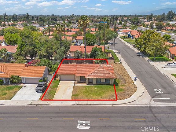 5th image of 910 S Larch Ave