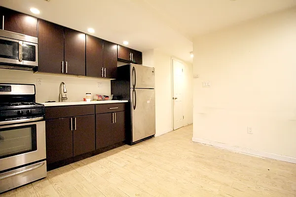 Rented by Elite NY Holdings | media 17