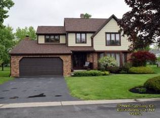 39 Whispering Ct, East Amherst, NY 14051