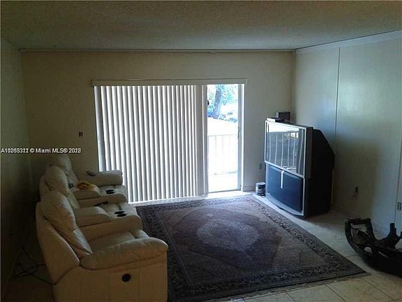 3rd image of 16750 NE 10th Ave APT 122