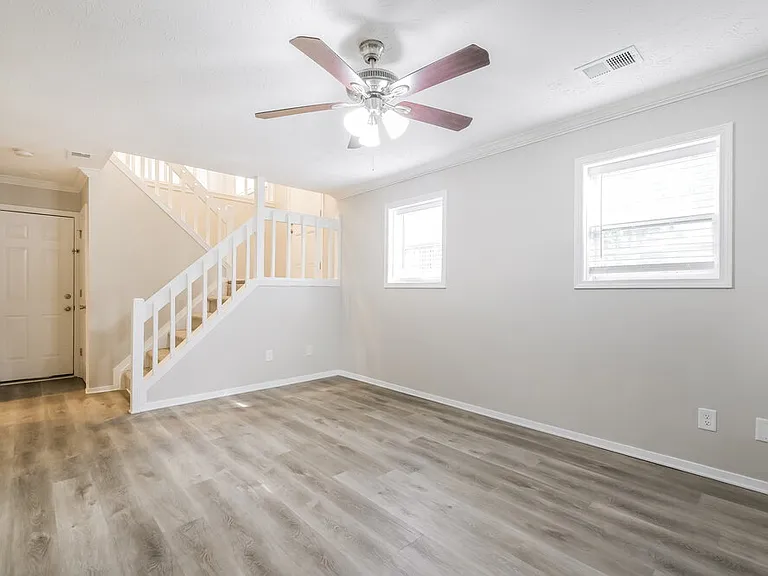 140 Birch Rill Dr — Photo 9