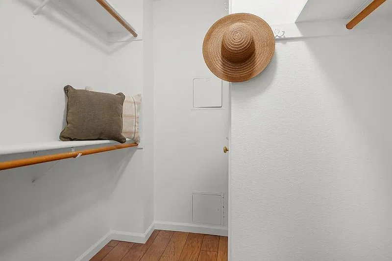 1 bed, 1.0 bath, 703 sqft, $2,345 — Photo 3