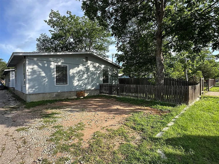 4412 Gillis St #A — Photo 29
