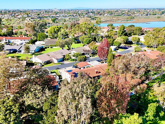 2nd image of 425 Vista Flora
